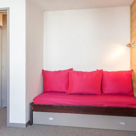 Renove Aux Pieds Avec Vue Vallee - Fr-1-181-2472